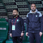 Akın Güler'in objektifinden Bursaspor'un 4-0'lık Kırşehir FSK galibiyetinden fotoğraflar. Teknik direktör Adem Çağlayan. Yardımcı antrenör Emrullah Akçal.